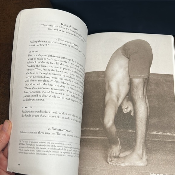 Yoga Book and Block - Picture 3 of 6